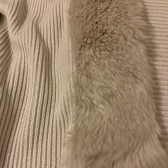 White House Black Market Faux Fur Cover Up - Picture 6 of 12